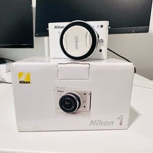 Nikon 1 J1 digital camera